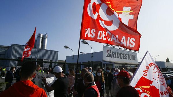Pegawai Bridgestone Prancis Demo Usai Pabrik Ditutup