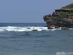 Dua Pemancing Hilang di Pantai Langitan Pacitan Tersapu Ombak Dua Pemancing Hilang di Pantai Langitan Pacitan Tersapu Ombak