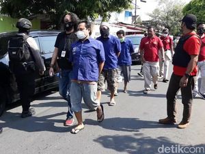 Rekonstruksi Penyerangan Doa Nikah di Solo, 8 Tersangka Dihadirkan