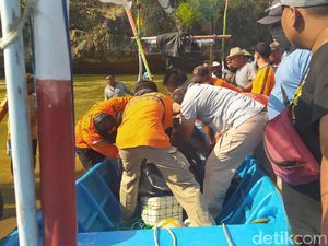 Satu Pemancing yang Hilang Tersapu Ombak Pantai Pacitan Ditemukan Satu Pemancing yang Hilang Tersapu Ombak Pantai Pacitan Ditemukan