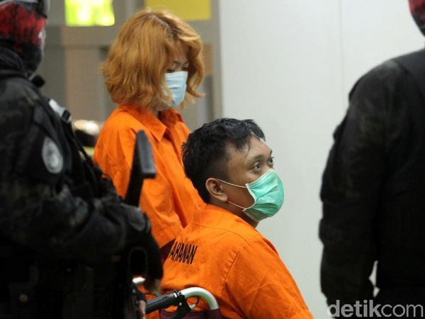 Polisi Pamerkan 2 Pelaku Mutilasi Apartemen Kalibata City