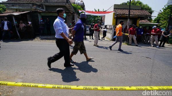 Polisi Olah TKP Penyerangan Habib Umar Assegaf