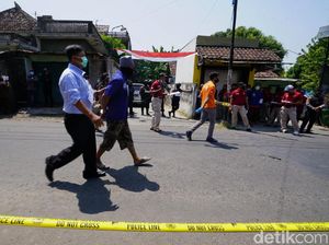 Polisi Olah TKP Penyerangan Habib Umar Assegaf