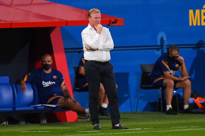 BARCELONA, SPAIN - SEPTEMBER 12: Head coach Ronald Koeman of FC Barcelona looks on during the during the pre-season friendly match between FC Barcelona and Gimnastic de Tarragona at Estadi Johan Cruyff on September 12, 2020 in Barcelona, Spain. (Photo by David Ramos/Getty Images)