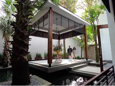 13 Potret Mewahnya Rumah Momo Eks Geisha, Ada Lift dan Chef Pribadi