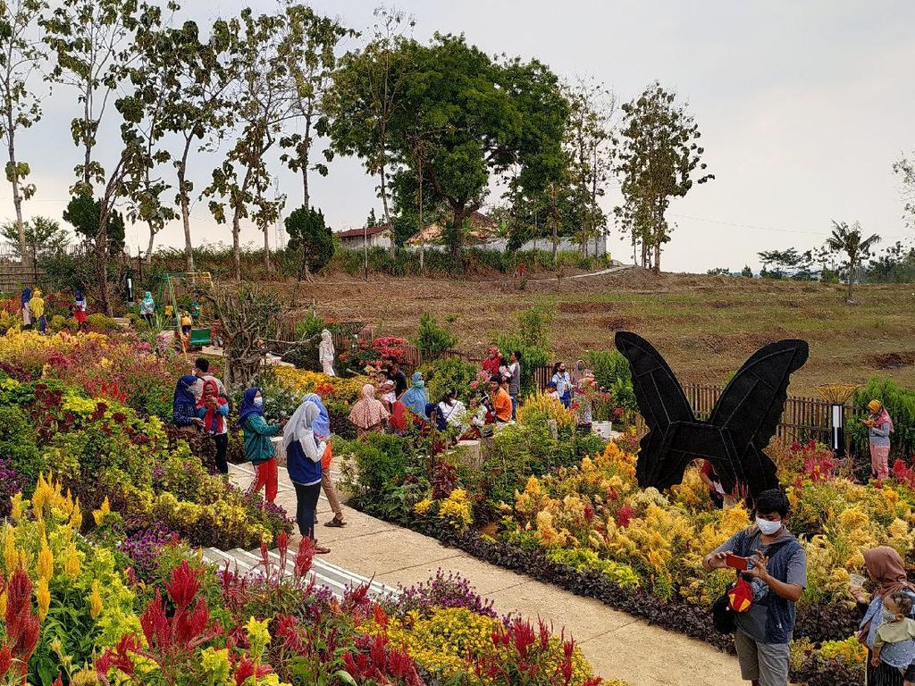 Peringati Wafat RA Kartini, Taman Batik Akar Kartini Diresmikan