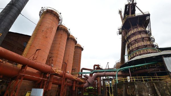 Foto: Mulai dari Hotel hingga Teater, 12 Tempat Ini Dipercaya Berhantu