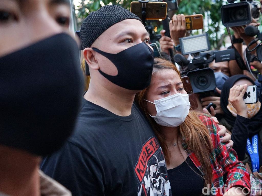 Vicky Prasetyo Bayar Rp 200 Juta untuk Jaminan Keluar dari Rutan Vicky Prasetyo Bayar Rp 200 Juta untuk Jaminan Keluar dari Rutan