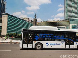 4 Hari PSBB Ketat, Langit Jakarta Membiru