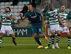 Video Ibrahimovic-Calhanoglu Bawa Milan Singkirkan Shamrock