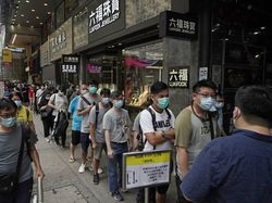 Antrean Warga Hong Kong Demi Pre Order PS5