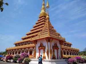 Candi-candi Buddha di Khon Kaen yang Instagramable