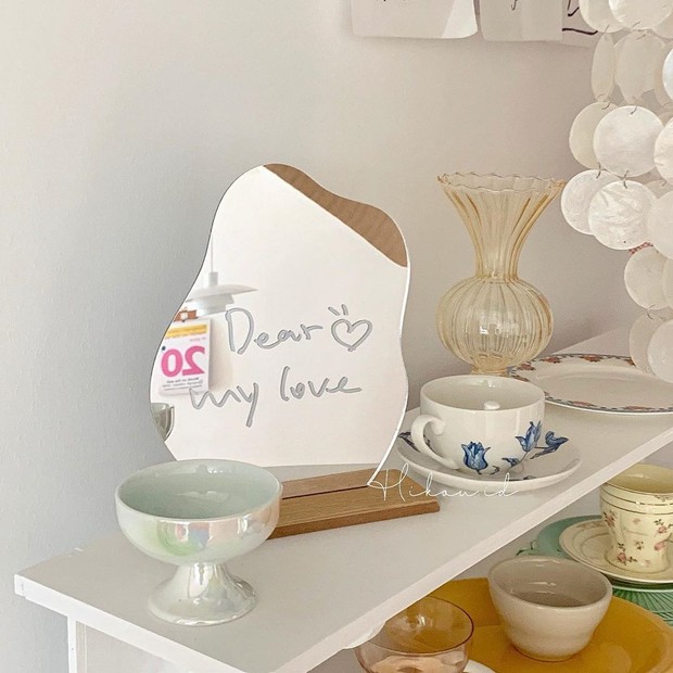 Cermin aesthetic/ sumber: instagram.com/hikou.id/ Cermin aesthetic lagi ngetren banget di Tiktok dan Instagram.