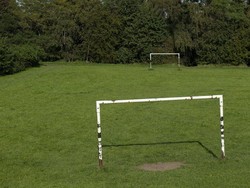 Tim Sepakbola Kalah 37-0 karena Jaga Jarak 2 Meter Selama Pertandingan