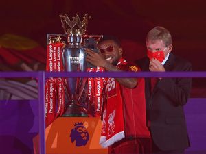 Klopp: Thiago Datang Bukan Berarti Wijnaldum Pergi