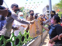 Cegah COVID-19 di Madiun, Gubernur Khofifah Launching Tim Nadirotan