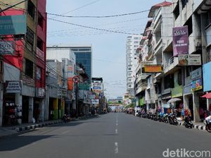 Pedagang Pasar Baru Keluhkan Buka Tutup Jalan Otista Bandung Pedagang Pasar Baru Keluhkan Buka Tutup Jalan Otista Bandung