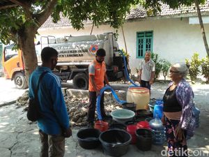 8 Kecamatan di Lamongan Terdampak Kekeringan Akibat Kemarau 8 Kecamatan di Lamongan Terdampak Kekeringan Akibat Kemarau