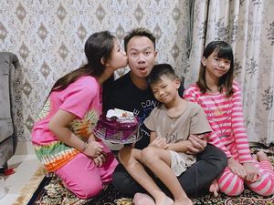 Vicky Prasetyo Bebas dari Rutan Salemba, Langsung Asyik Kulineran Bareng Keluarga