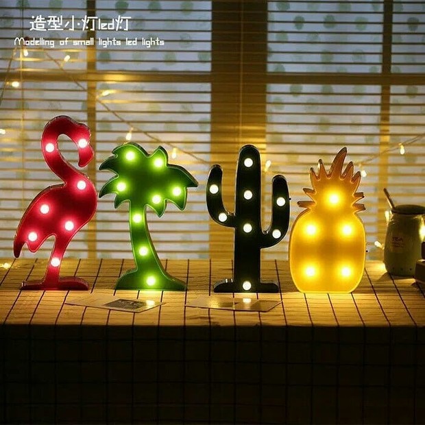 Lampu tidur aneka bentuk/ sumber: instagram.com/in.frame_id/ Lampu tidur aneka bentuk bakal nemenin tidurmu jadi lebih terlelap.