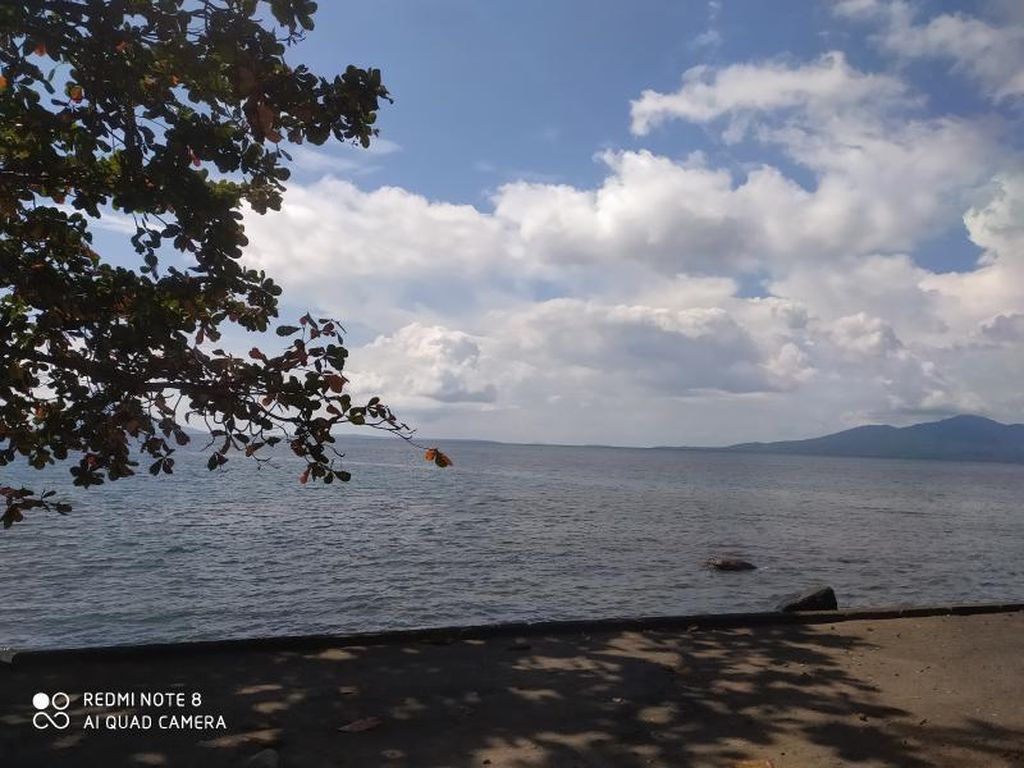 Pesona Pesisir Pantai Sulawesi Utara Pesona Pesisir Pantai Sulawesi Utara