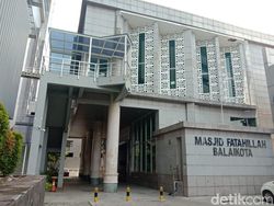 Masjid Fatahillah Balai Kota DKI Tak Gelar Salat Jumat Selama PSBB