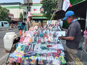Jualan Sepi, Pedagang Masker Scuba Minta Bantuan untuk Bertahan Hidup Jualan Sepi, Pedagang Masker Scuba Minta Bantuan untuk Bertahan Hidup