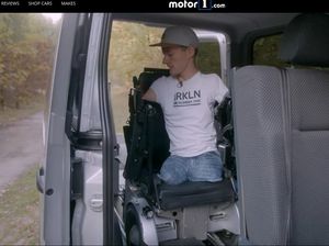 Inspiratif: Tanpa Lengan dan Kaki, Pria Ini Bisa Kendarai Mobil Hasil Modifikasi