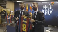 Miralem Pjanic didatangkan Barca dengan membarter Arthur, tapi tetap ada 36 juta euro (Rp 540 miliar) yang masih harus dibayarkan ke Juventus. Pjanic kini main di klub UEA. Foto: FC Barcelona  