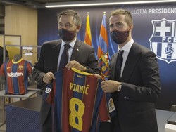 Nomor 8 Barcelona Milik Miralem Pjanic