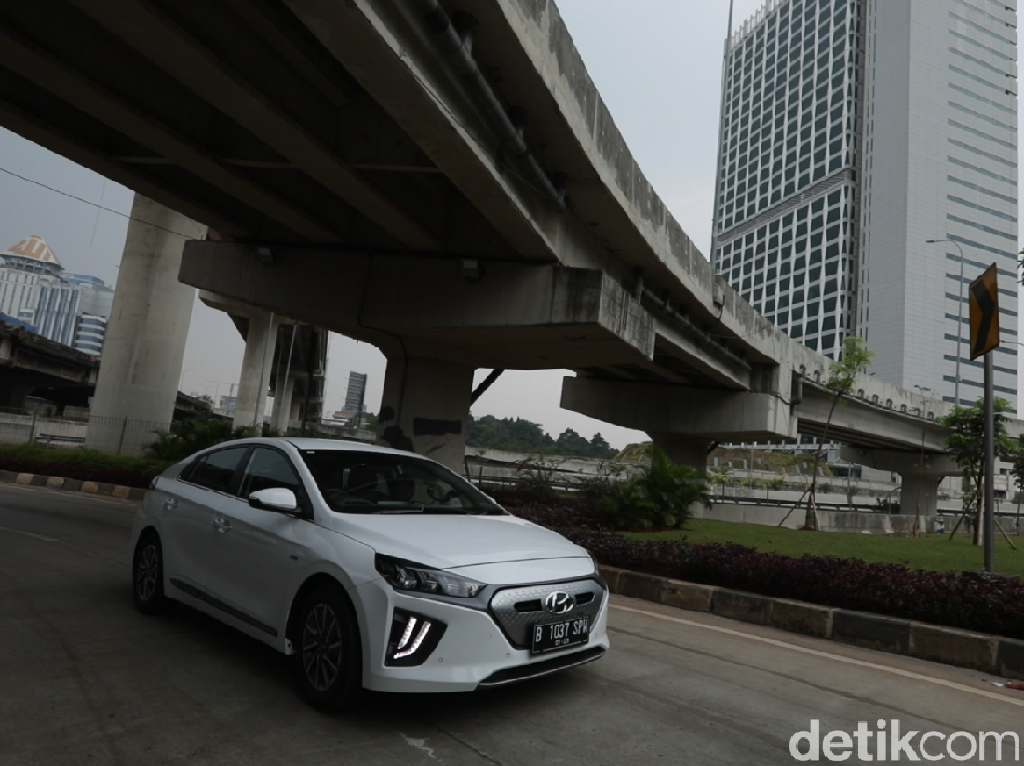 Harga Mobil Listrik Rp 600 Juta, Banyak yang Nggak Sanggup Cicil Harga Mobil Listrik Rp 600 Juta, Banyak yang Nggak Sanggup Cicil