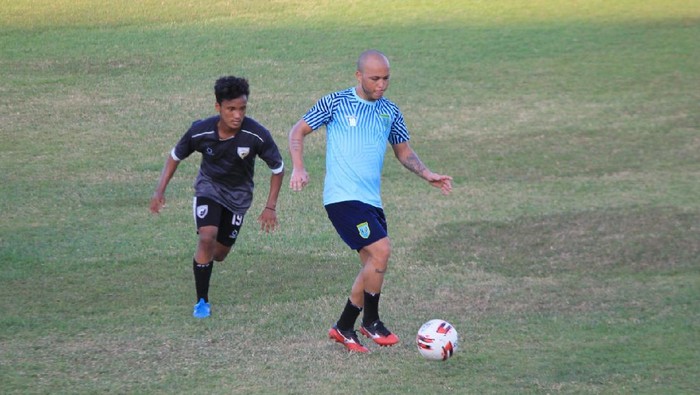 Persela Lamongan menjalani laga uji coba sebelum berkompetisi di Shopee Liga 1 2020