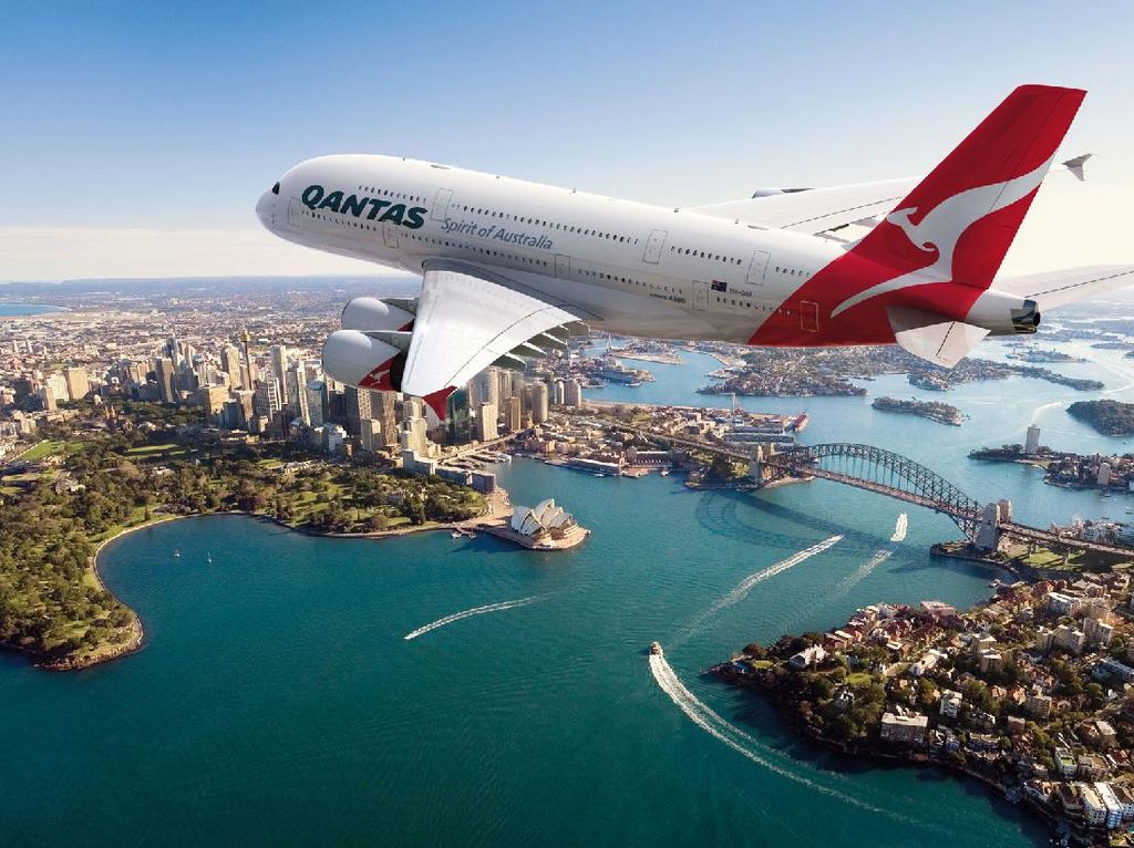 Qantas Akan Wajibkan Penumpang Divaksin Sebelum Keberangkatan Internasional