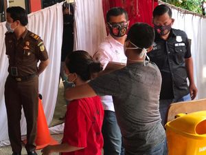 Begini Perlawanan Istri Penusuk Suami di Mampang Saat Ditodong Korban Begini Perlawanan Istri Penusuk Suami di Mampang Saat Ditodong Korban