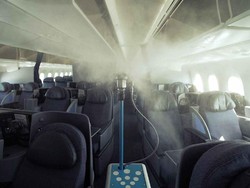 Canggih, Pesawat Ini Punya Robot Penyemprot Anti-mikroba