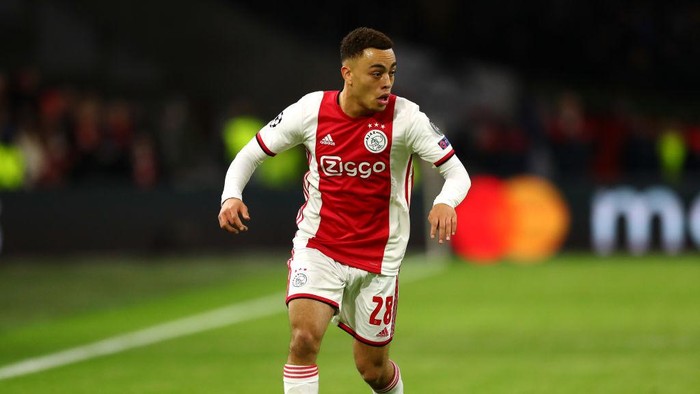 AMSTERDAM, NETHERLANDS - DECEMBER 10: Sergino Dest of Ajax in action during the UEFA Champions League group H match between AFC Ajax and Valencia CF at Amsterdam Arena on December 10, 2019 in Amsterdam, Netherlands. (Photo by Dean Mouhtaropoulos/Getty Images)