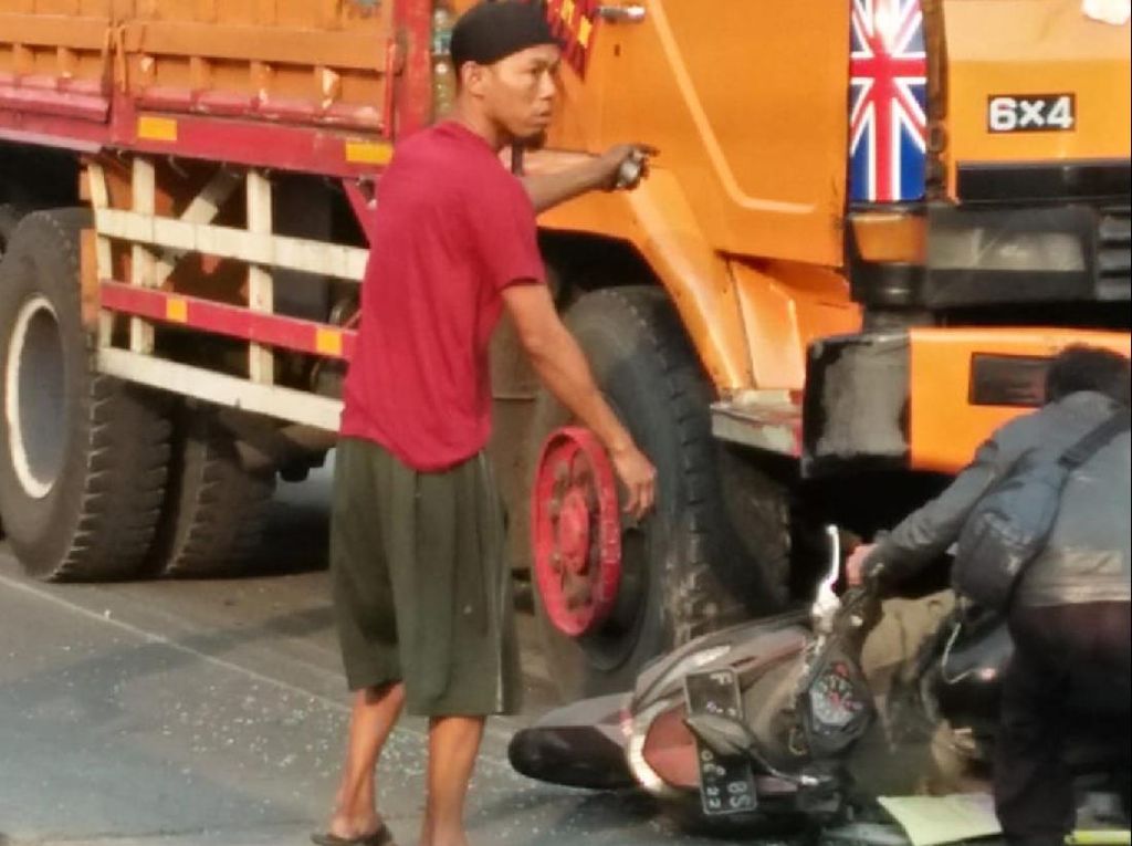 Satu Korban Tabrakan Beruntun di Sukabumi Meninggal Satu Korban Tabrakan Beruntun di Sukabumi Meninggal