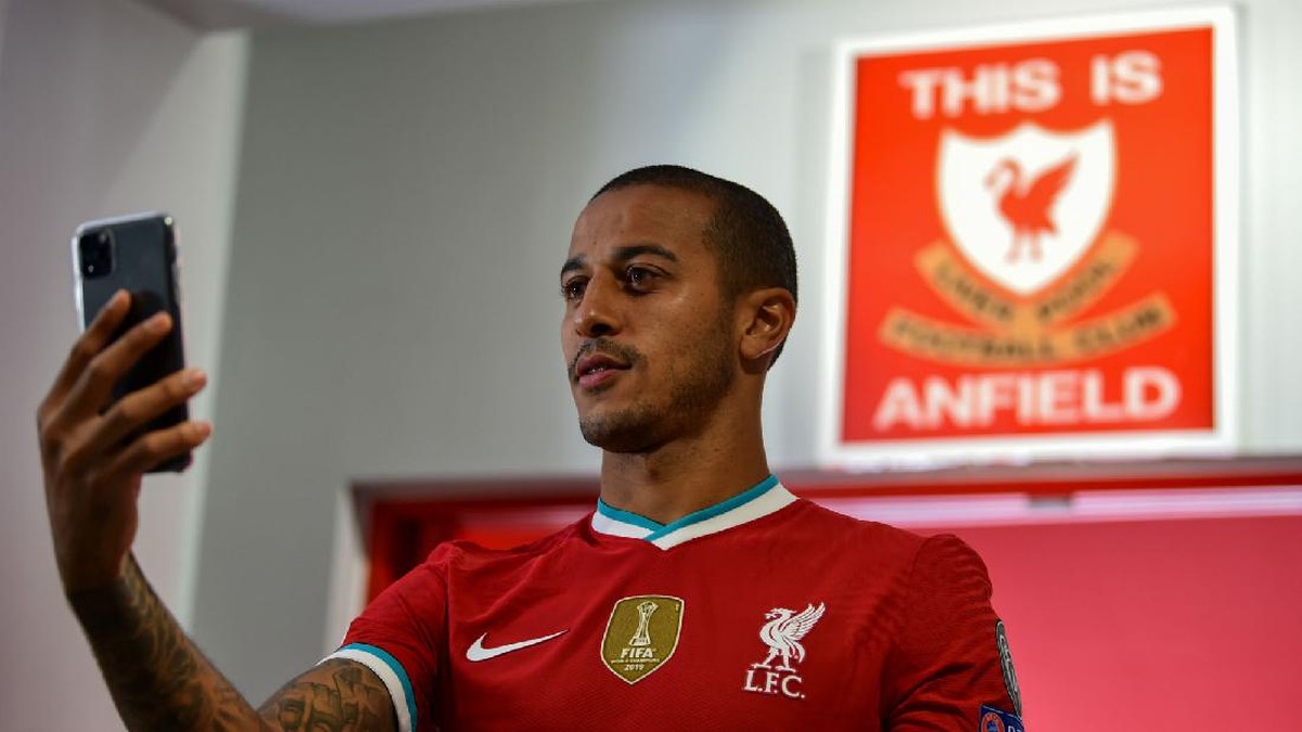 Thiago Tak Mau Sembarangan Pegang-pegang Hal Ini di Anfield. (Foto: dok. Liverpool FC)