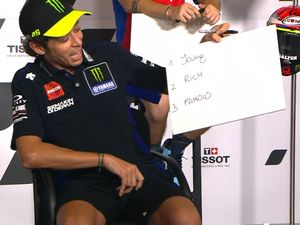 Mau Dilatih Valentino Rossi di Akademi VR46? Siapin Duit Rp 41,4 Juta
