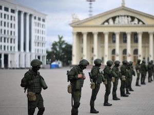 Tutup Perbatasan dengan Uni Eropa, Presiden Belarus Perintahkan Militer Waspada