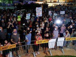 Turun ke Jalan, Ratusan Warga Israel Protes Rencana Lockdown Kedua