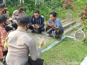 Tak Pakai Masker, Warga di Cilegon Dihukum Berdoa dan Bersihkan Makam Tak Pakai Masker, Warga di Cilegon Dihukum Berdoa dan Bersihkan Makam