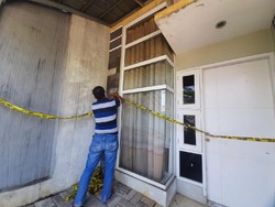 Digerebek Usai Gali Kuburan, Sejoli Pemutilasi Sempat Kabur ke Atap Rumah