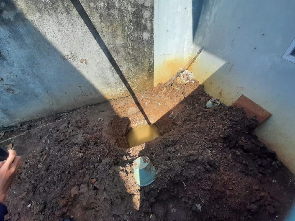 Video Penampakan Lubang yang Disiapkan Pemutilasi Kubur Rinaldi Video Penampakan Lubang yang Disiapkan Pemutilasi Kubur Rinaldi