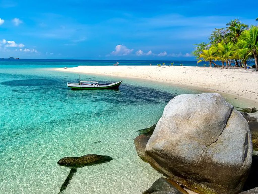 Belum Terjamah! 5 Pantai di Indonesia Ini Masih Asri Banget Belum Terjamah! 5 Pantai di Indonesia Ini Masih Asri Banget