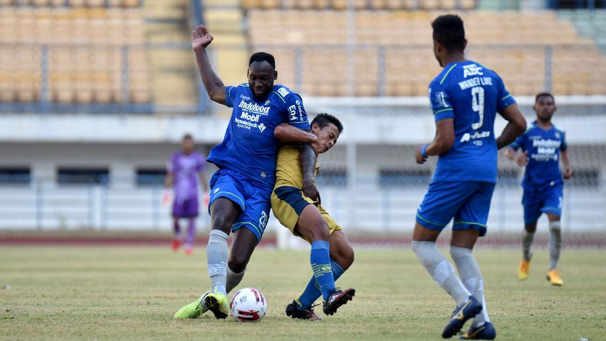 Persib Bandung dibuat pusing dengan rencana perjalanan tandang jelang lanjutan Shopee Liga 1. (Foto: dok Persib Bandung)
