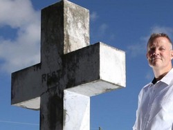 Kisah Pria yang Bekerja sebagai Penyampai Pesan Orang Meninggal