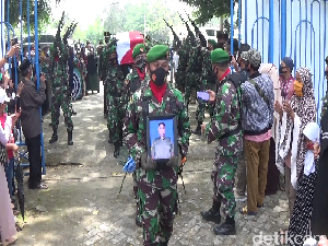 TNI Gugur Ditembak KKB Dimakamkan di TMP Pinrang, Diusulkan Naik Pangkat TNI Gugur Ditembak KKB Dimakamkan di TMP Pinrang, Diusulkan Naik Pangkat