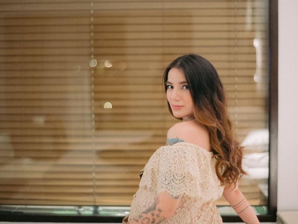 Profil Sheila Marcia, Dari Model Hingga Jadi DJ Profil Sheila Marcia, Dari Model Hingga Jadi DJ