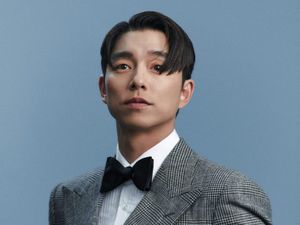 Ladies, Gong Yoo Bocorin Nih Isi 80% Galeri Foto di Ponselnya Adalah... Ladies, Gong Yoo Bocorin Nih Isi 80% Galeri Foto di Ponselnya Adalah...